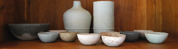Imagen de los primeros cuencos y jarrones de la marca de artesanía gallega Zolás de productos hechos con papel maché